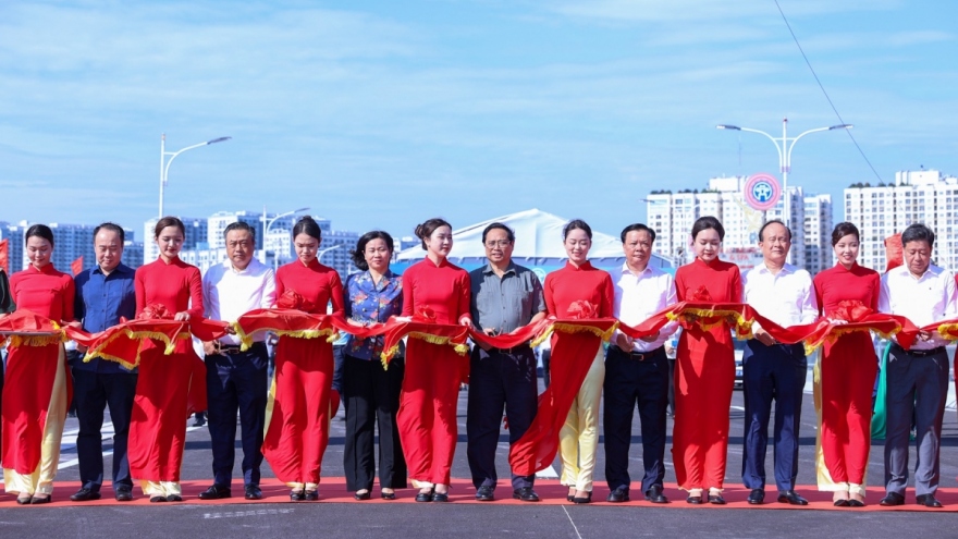 PM inaugurates Vinh Tuy 2 bridge in Hanoi capital